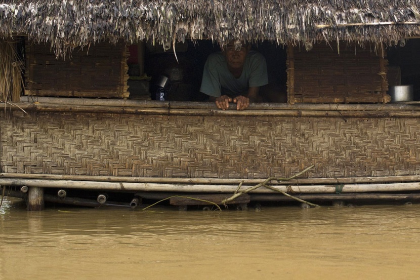 قصة مصورة: ميانمار تجلي الآلاف في أسوأ فيضانات تجتاح البلاد منذ عقود