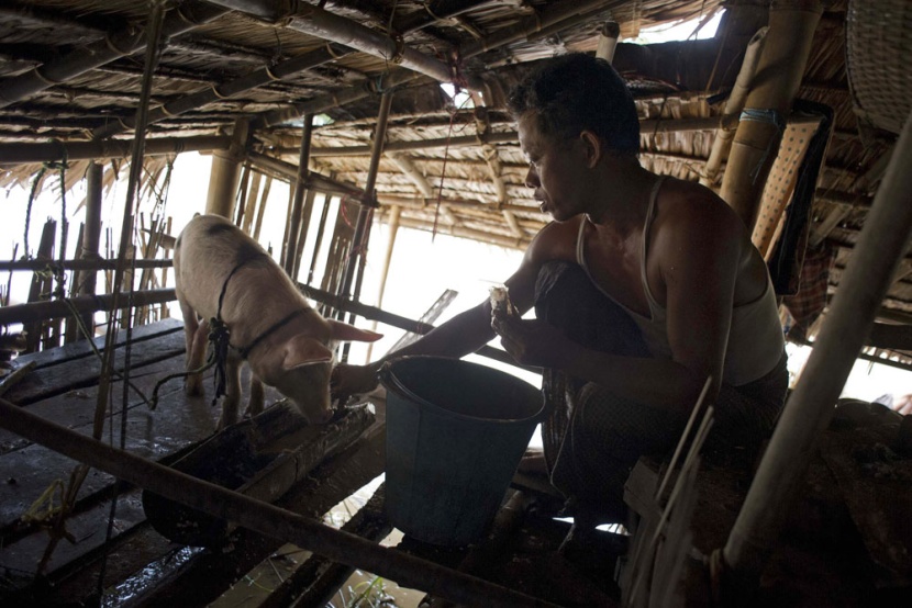 قصة مصورة: ميانمار تجلي الآلاف في أسوأ فيضانات تجتاح البلاد منذ عقود
