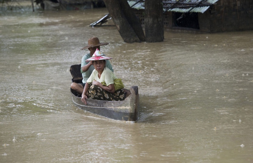قصة مصورة: ميانمار تجلي الآلاف في أسوأ فيضانات تجتاح البلاد منذ عقود