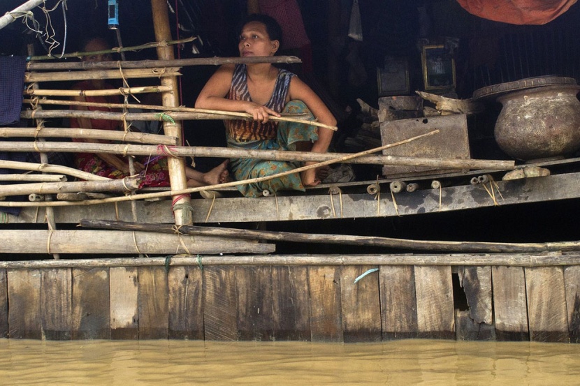 قصة مصورة: ميانمار تجلي الآلاف في أسوأ فيضانات تجتاح البلاد منذ عقود