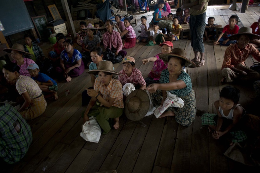 قصة مصورة: ميانمار تجلي الآلاف في أسوأ فيضانات تجتاح البلاد منذ عقود