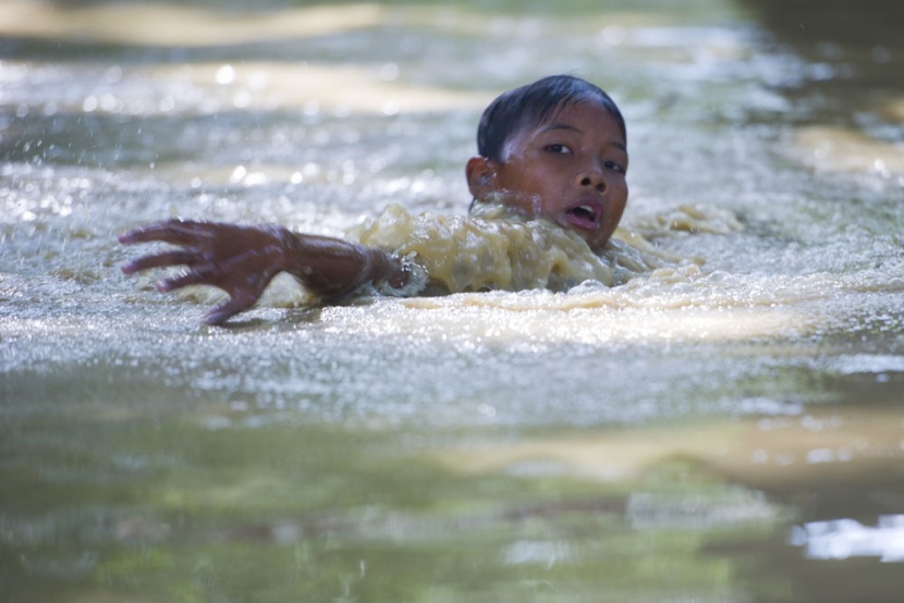 قصة مصورة: ميانمار تجلي الآلاف في أسوأ فيضانات تجتاح البلاد منذ عقود
