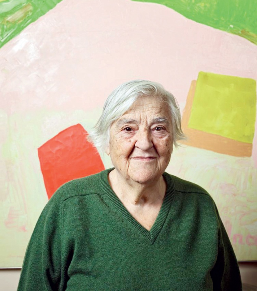 إيتل عدنان .. ألهمتها حرب لبنان لتكتب قصيدة عن الشمس