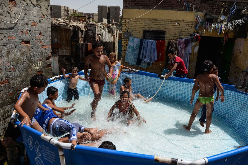 قصة مصورة: ارتفاع وفيات موجة الحرارة في مصر إلى 98 شخص