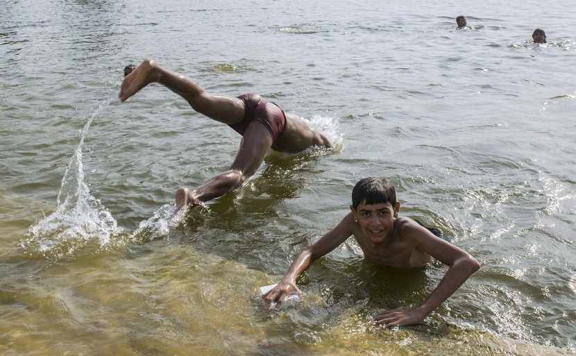 قصة مصورة: ارتفاع وفيات موجة الحرارة في مصر إلى 98 شخص