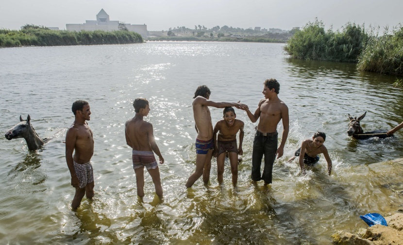 قصة مصورة: ارتفاع وفيات موجة الحرارة في مصر إلى 98 شخص