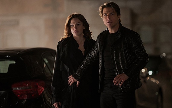 فيلم "ستريت أوتا كمتن" يتصدر إيرادات السينما