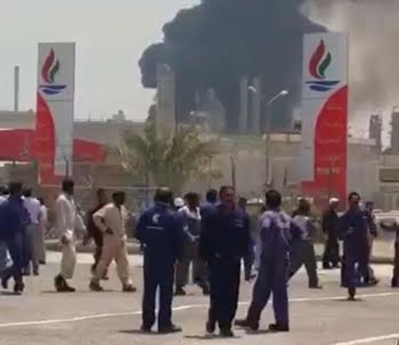 انفجار يوقف إنتاج 200 ألف برميل يوميا في مصفاة الشعيبية