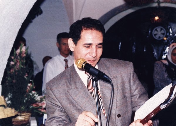 وفاة الباحث والشاعر المصري بشير عياد عن 55 عاما