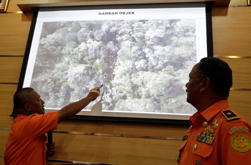 قصة مصورة: العثور على جميع جثث ضحايا الطائرة المنكوبة في إندونيسيا
