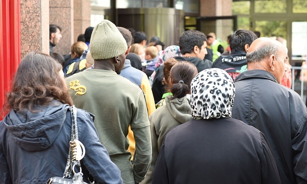 ألمانيا تتوقع استقبال "800 ألف" طالب لجوء هذا العام