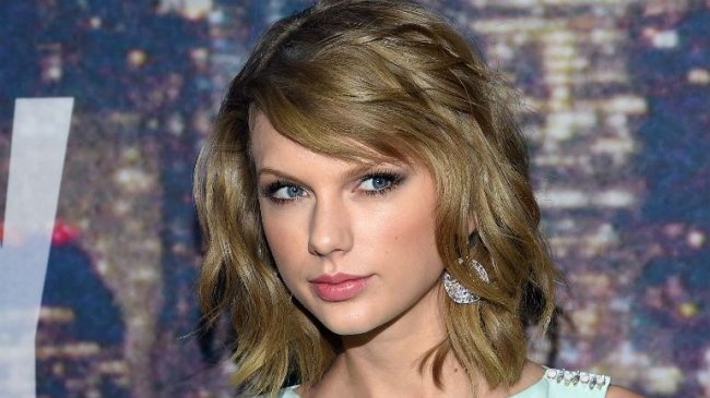 برونو مارس وتايلور سويفت يحصدان أولى جوائز حفل "إم تي في" للأغاني المصورة