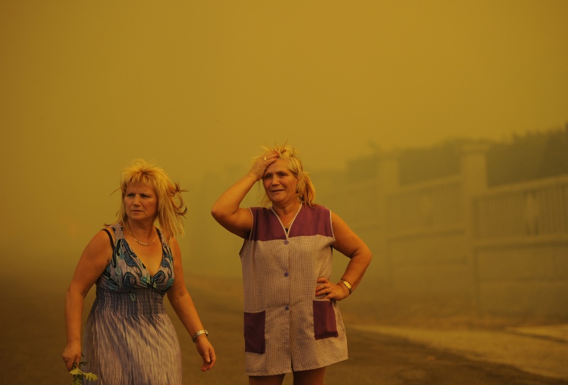 قصة مصورة: إجلاء آلاف الأشخاص في إسبانيا بسبب حرائق الغابات