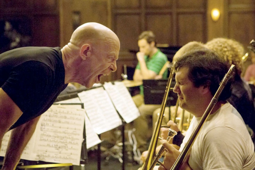 التوبيخ والشتائم بوصفهما طريقا للتميز والإبداع