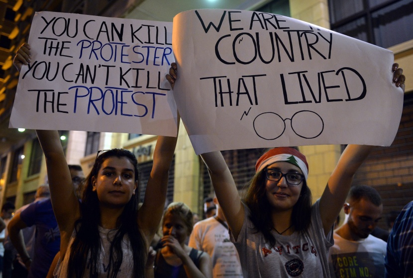قصة مصورة : تصعيد حملة "طلعت ريحتكم" في لبنان