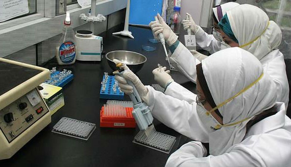 معاقبة أطباء طوارئ وتمريض لعدم الإلتزام بوسائل السلامة للوقاية من "كورونا"