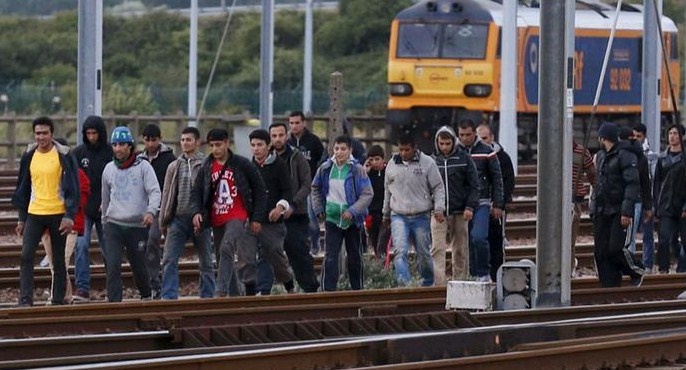 أولاند: فرنسا مستعدة لاستقبال 24 ألف مهاجر