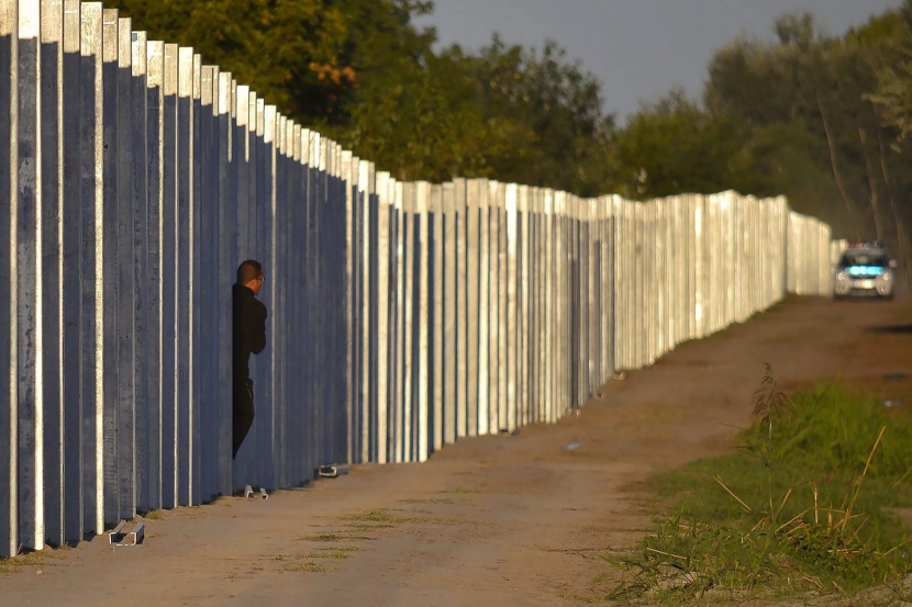 قصة مصورة : حلم الحياة يراود آلاف السوريين قبل رحلة الوصول إلى أوروبا