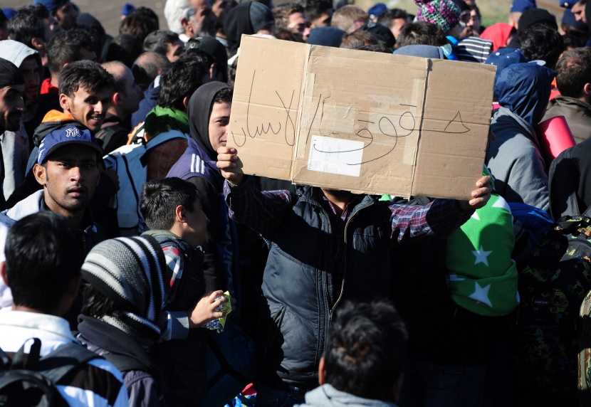 قصة مصورة : حلم الحياة يراود آلاف السوريين قبل رحلة الوصول إلى أوروبا