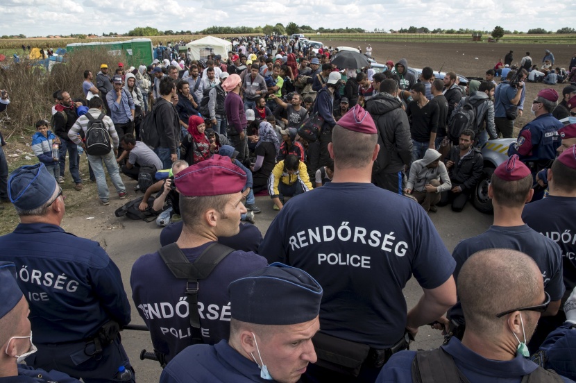 قصة مصورة : حلم الحياة يراود آلاف السوريين قبل رحلة الوصول إلى أوروبا