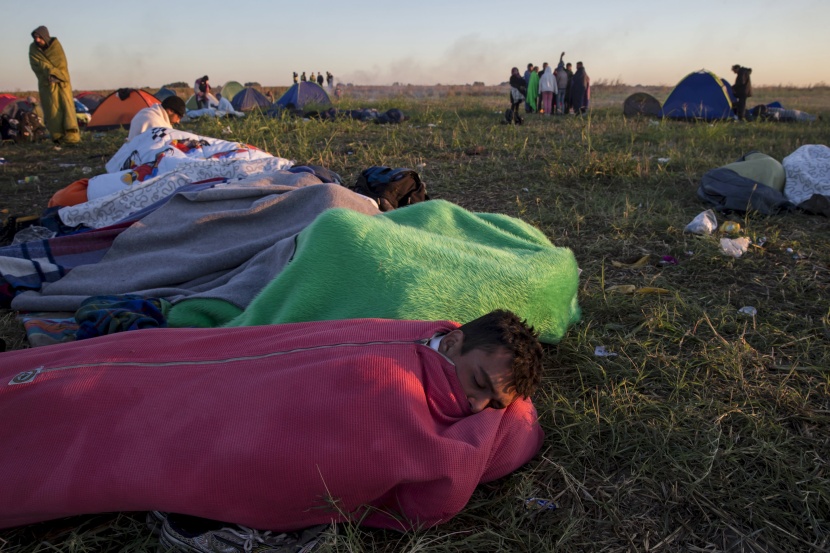 قصة مصورة : حلم الحياة يراود آلاف السوريين قبل رحلة الوصول إلى أوروبا