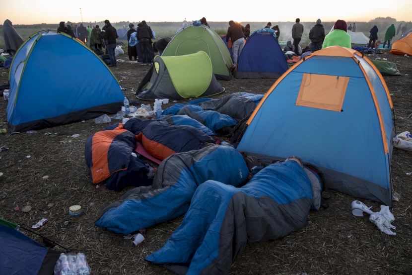 قصة مصورة : حلم الحياة يراود آلاف السوريين قبل رحلة الوصول إلى أوروبا