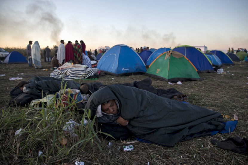 قصة مصورة : حلم الحياة يراود آلاف السوريين قبل رحلة الوصول إلى أوروبا