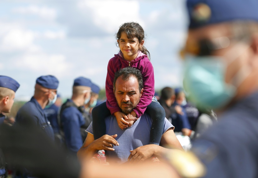 قصة مصورة : حلم الحياة يراود آلاف السوريين قبل رحلة الوصول إلى أوروبا