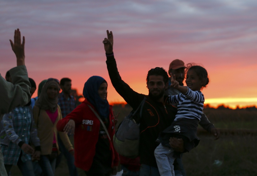 قصة مصورة : حلم الحياة يراود آلاف السوريين قبل رحلة الوصول إلى أوروبا