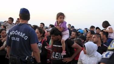 أمريكا تدرس خيارات للتعامل مع أزمة اللاجئين في أوروبا