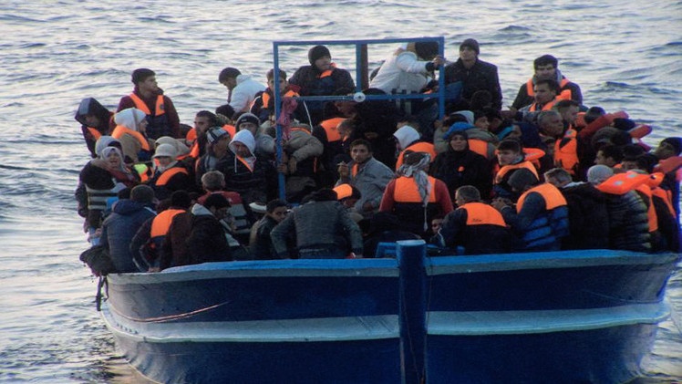 مفوضية اللاجئين تتوقع عبور 450 ألف لاجئ البحر المتوسط في 2016