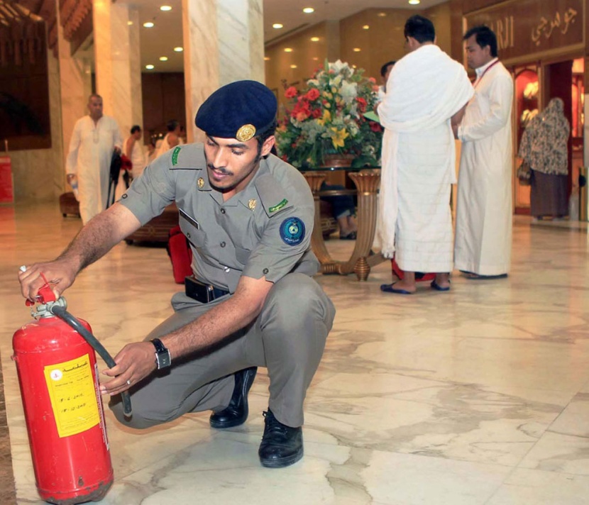 قطع التيار الكهربائي والمياه عن المنشآت "المخالفة" لإيواء الحجاج