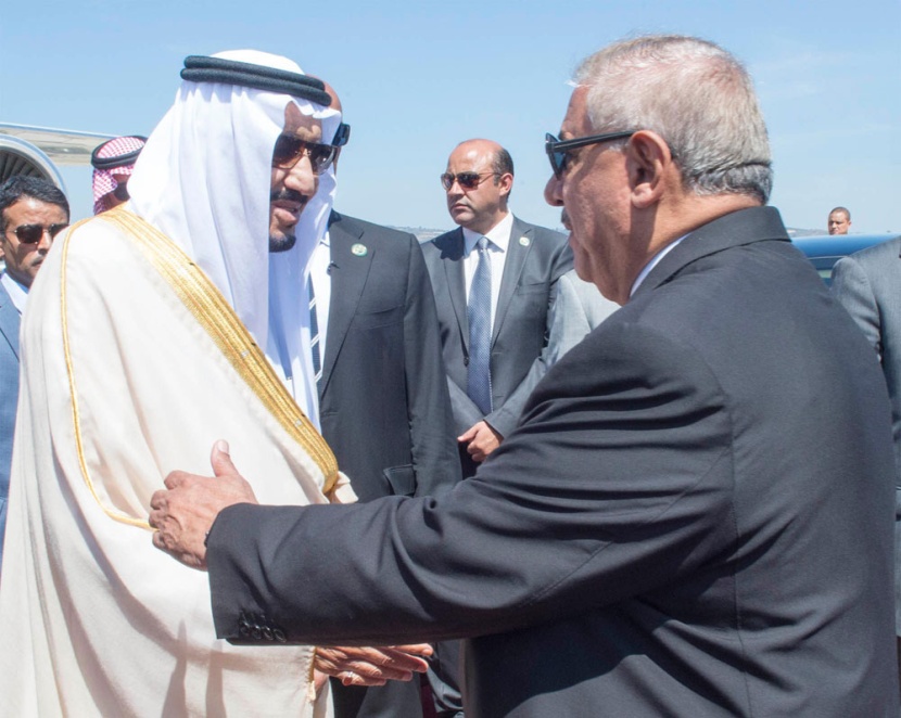 خادم الحرمين الشريفين يصل إلى جدة