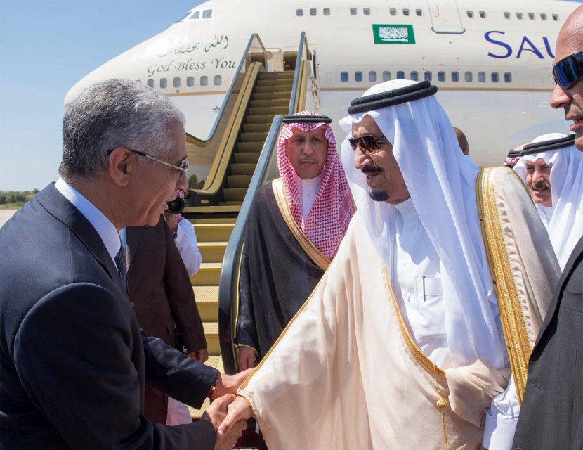 خادم الحرمين الشريفين يصل إلى جدة