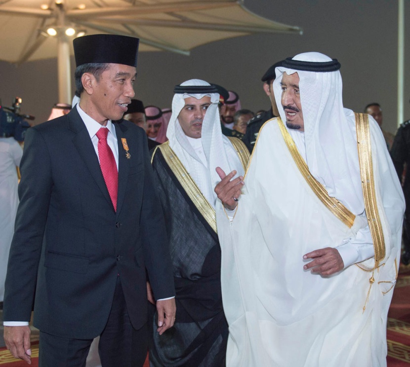 خادم الحرمين الشريفين يستقبل الرئيس الأندونيسي