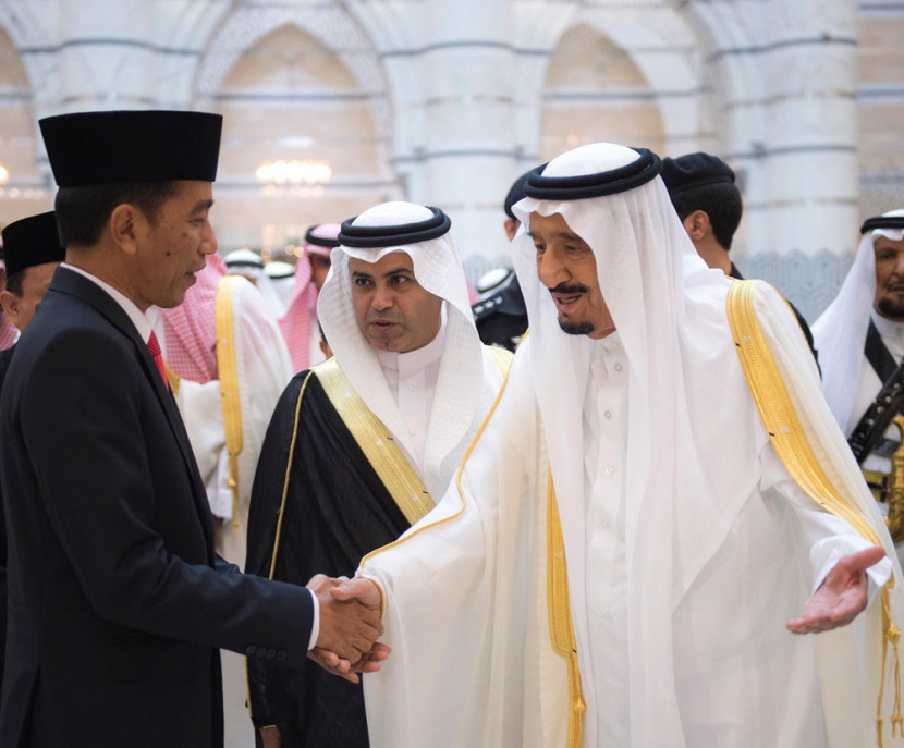 خادم الحرمين الشريفين يستقبل الرئيس الأندونيسي