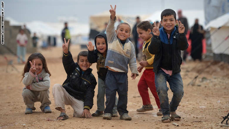 أمريكا تستقبل 70 ألف لاجئ سنويا من دول العالم ، وتزيد السوريين إلى 10 آلاف