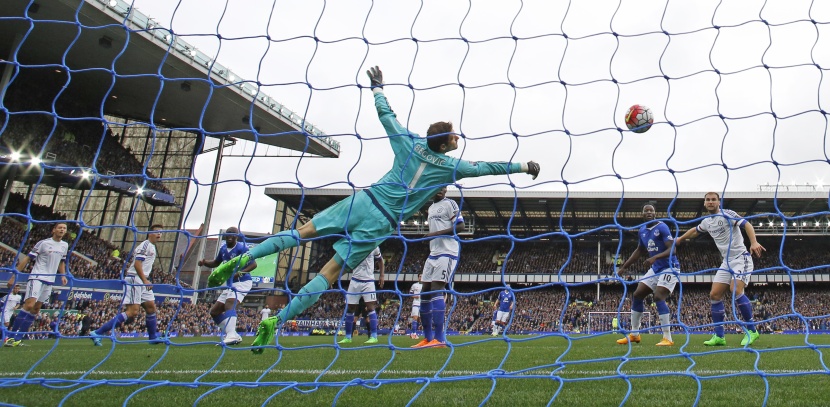 البديل نايسميث يسجل هاتريك لإيفرتون ويسقط تشيلسي بالقاضية في الدوري الإنجليزي
