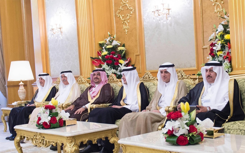 الملك سلمان يقلد رئيس إندونيسيا قلادة الملك عبدالعزيز