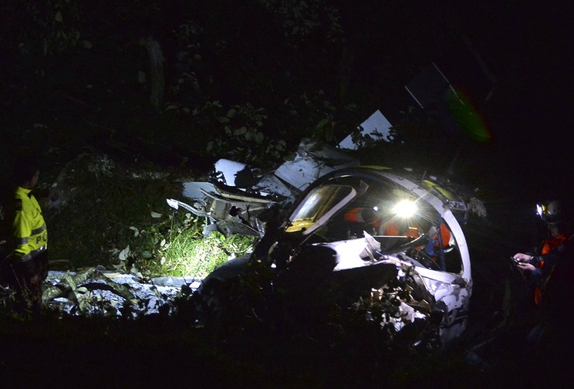 مقتل شخصين في حادث تحطم طائرة تستخدم في تصوير فيلم لتوم كروز