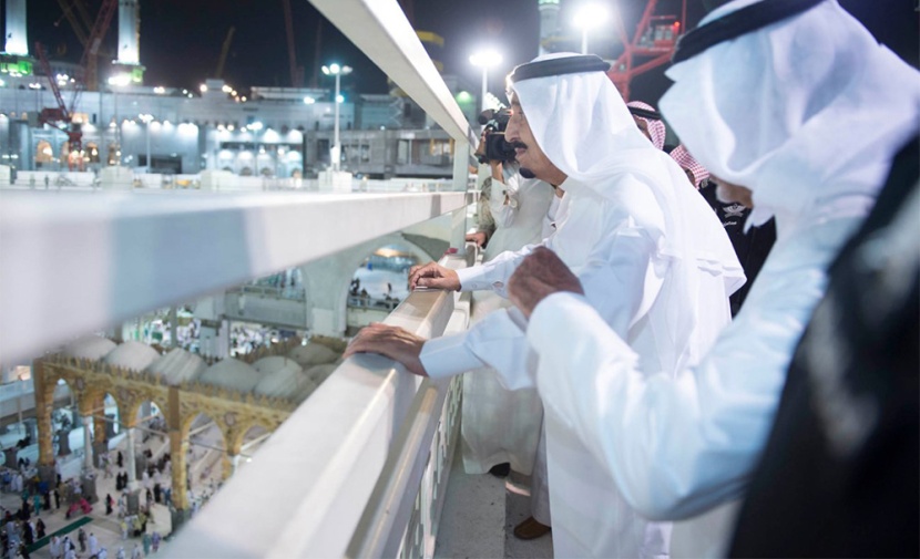 الملك سلمان يعزي في شهداء حادثة الحرم