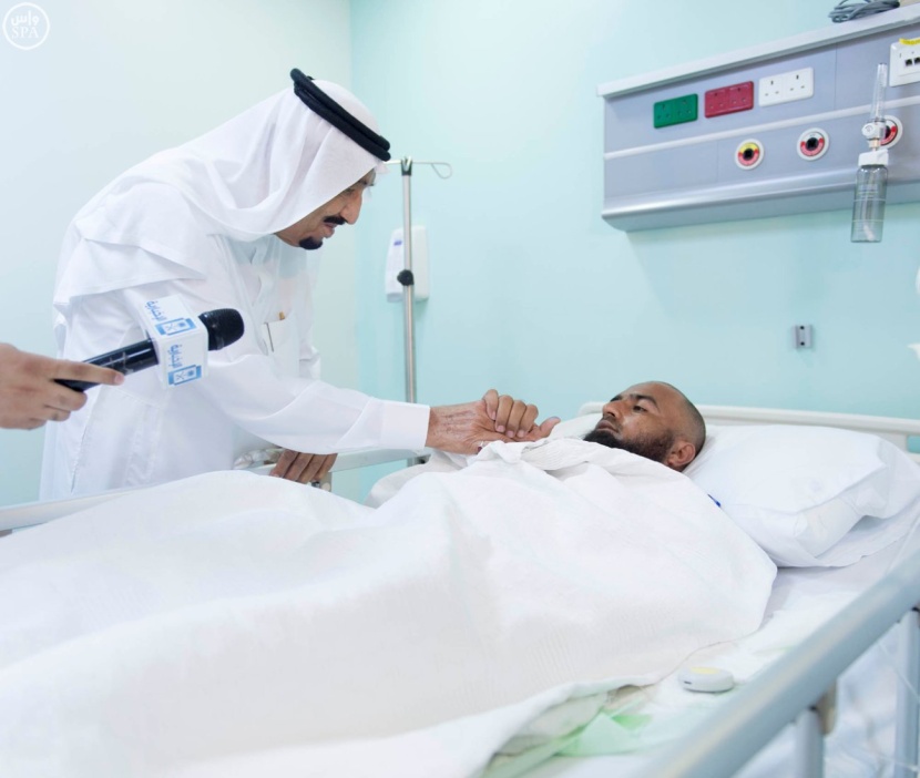 الملك سلمان يعزي في شهداء حادثة الحرم