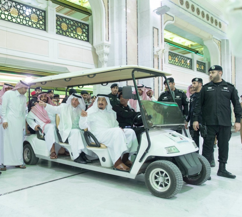 الملك سلمان يعزي في شهداء حادثة الحرم