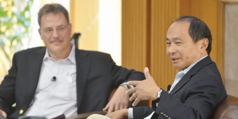 بعد نظريته «نهاية التاريخ» .. «فوكوياما» يبشّر بنهاية الديمقراطية