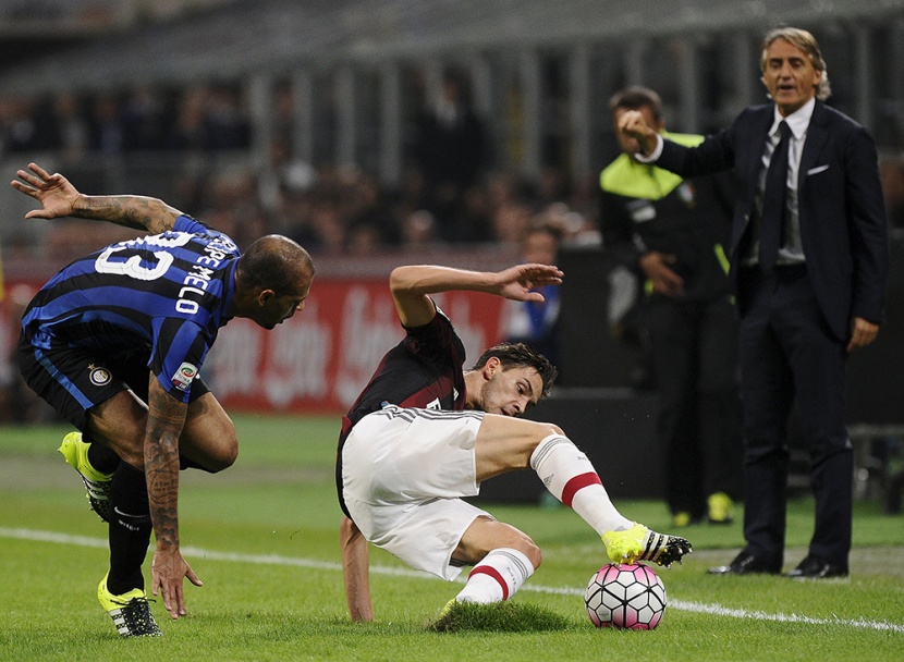 إنتر ميلان يحسم الديربي ويعتلي الصدارة