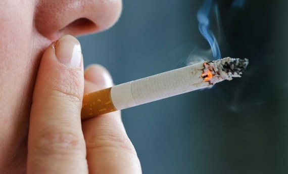 التدخين يضاعف خطر تساقط الأسنان والتهاب اللثة