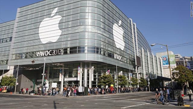 أبل تتعهد بمزيد من المساعدات لمواجهة أزمة المهاجرين