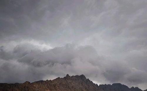 توقعات بهطول أمطار على مرتفعات عسير وجازان والباحة تمتد حتى الطائف