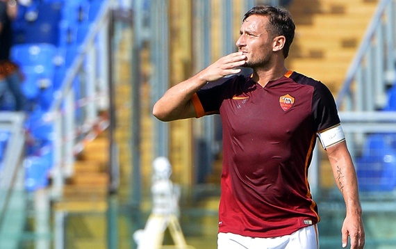 توتي قائد روما الأسطوري يسجل هدفه رقم 300