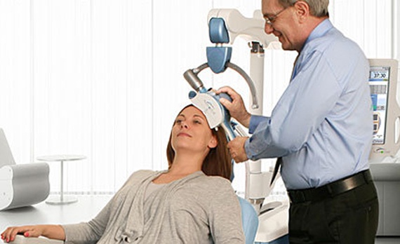 علماء يستخدمون موجات المخ لمساعدة مرضى الشلل